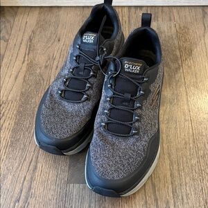 Skechers Men's D'LUX Walker - Charcoal and Black Size 11